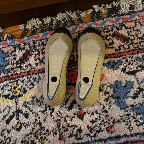 Rothy’s size 9 camel captoe flats - Picture 3 of 3